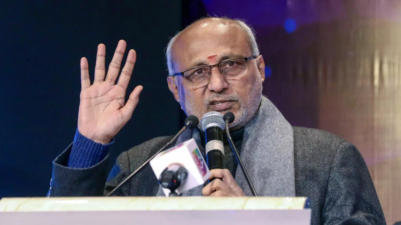 <p>According to a statement, he observed that every technological advancement brings both positive and negative aspects and stressed that the responsibility lies in finding ways to harness technology in a positive and constructive manner</p>