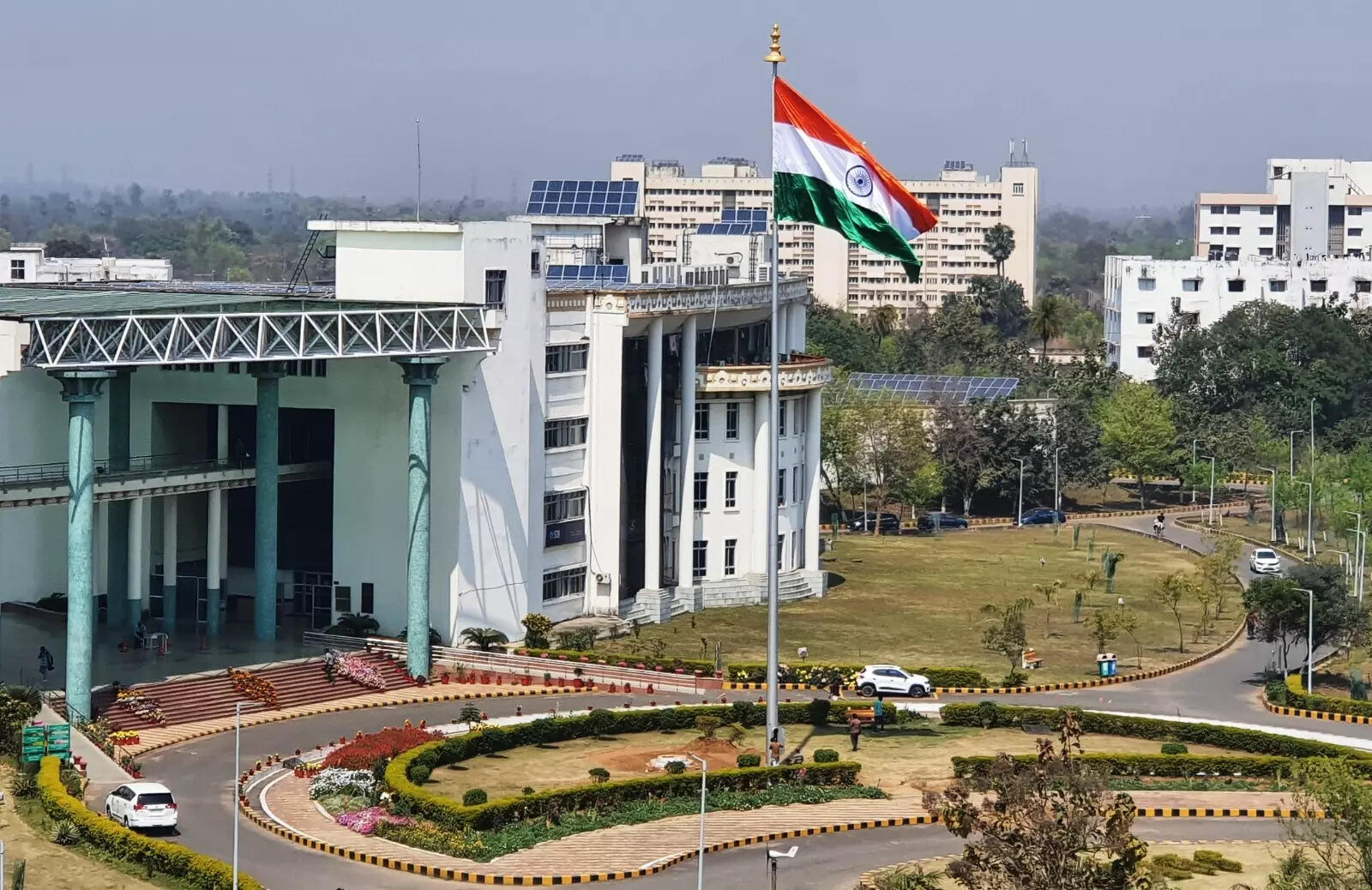 <p>The state-of-the-art facility, established under the National Supercomputing Mission (NSM), was formally launched by Amitesh Kumar Sinha, additional secretary, union ministry of electronics and information technology (MeitY)<br></p>