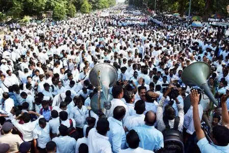 <p>According to the official, secondary grade teachers appointed on or after June 1, 2009, have a basic pay difference of Rs 3,170 compared with those who joined a day earlier</p>