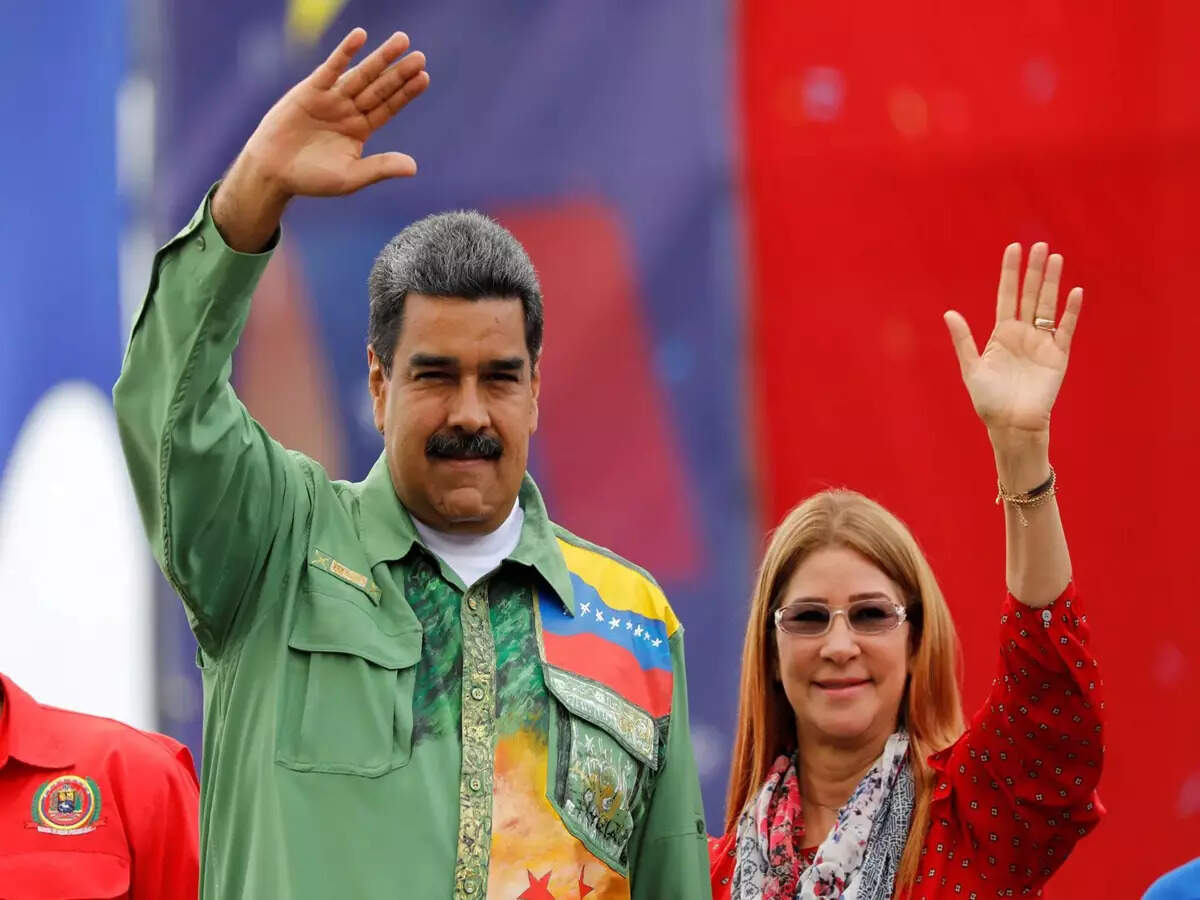 <p>Nicolás Maduro and his wife</p>