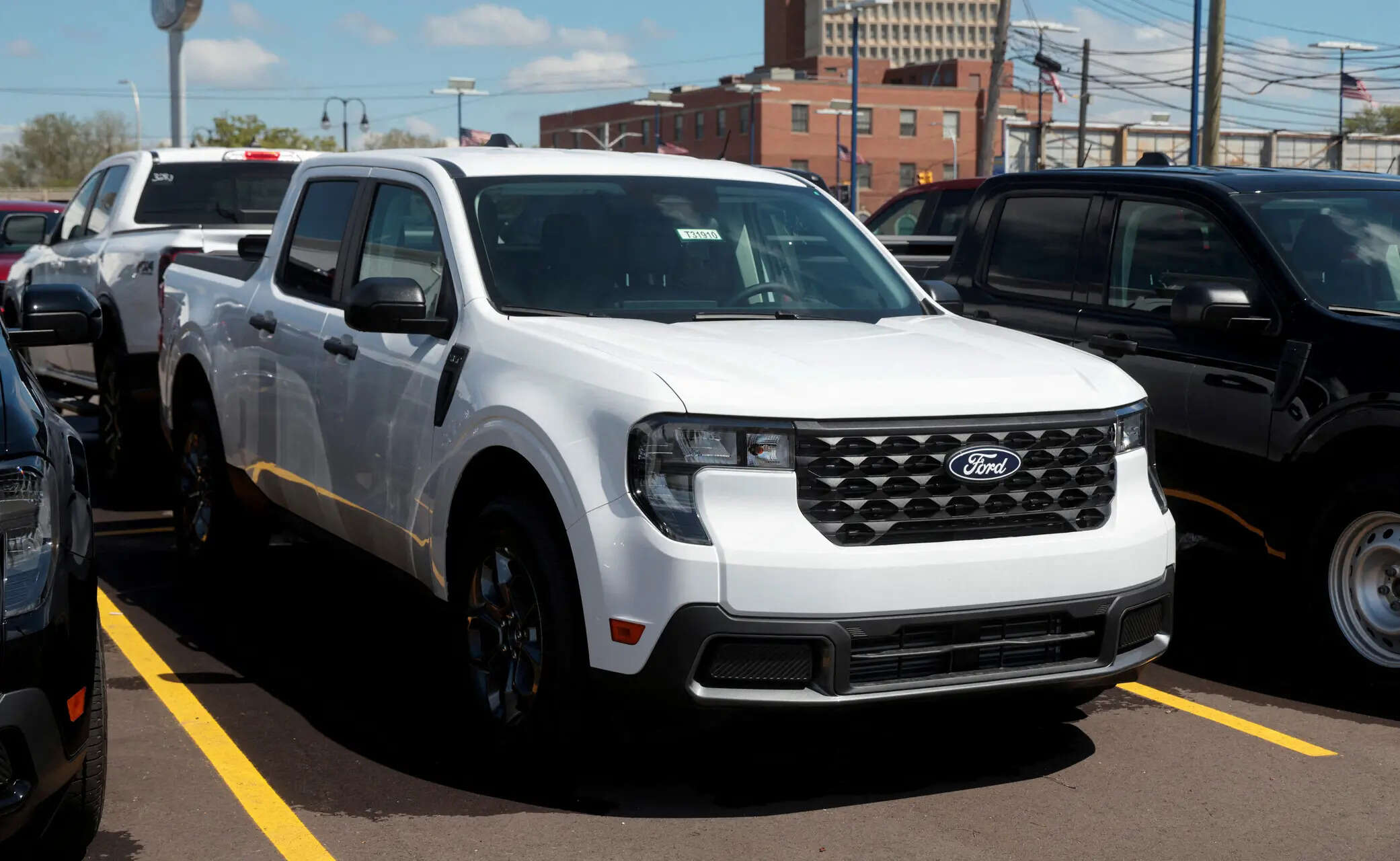 In Fords best year ‍ever for hybrid vehicles, sales rose nearly 22 per cent ‌to 228,072 units, from 187,426 units a year ago.