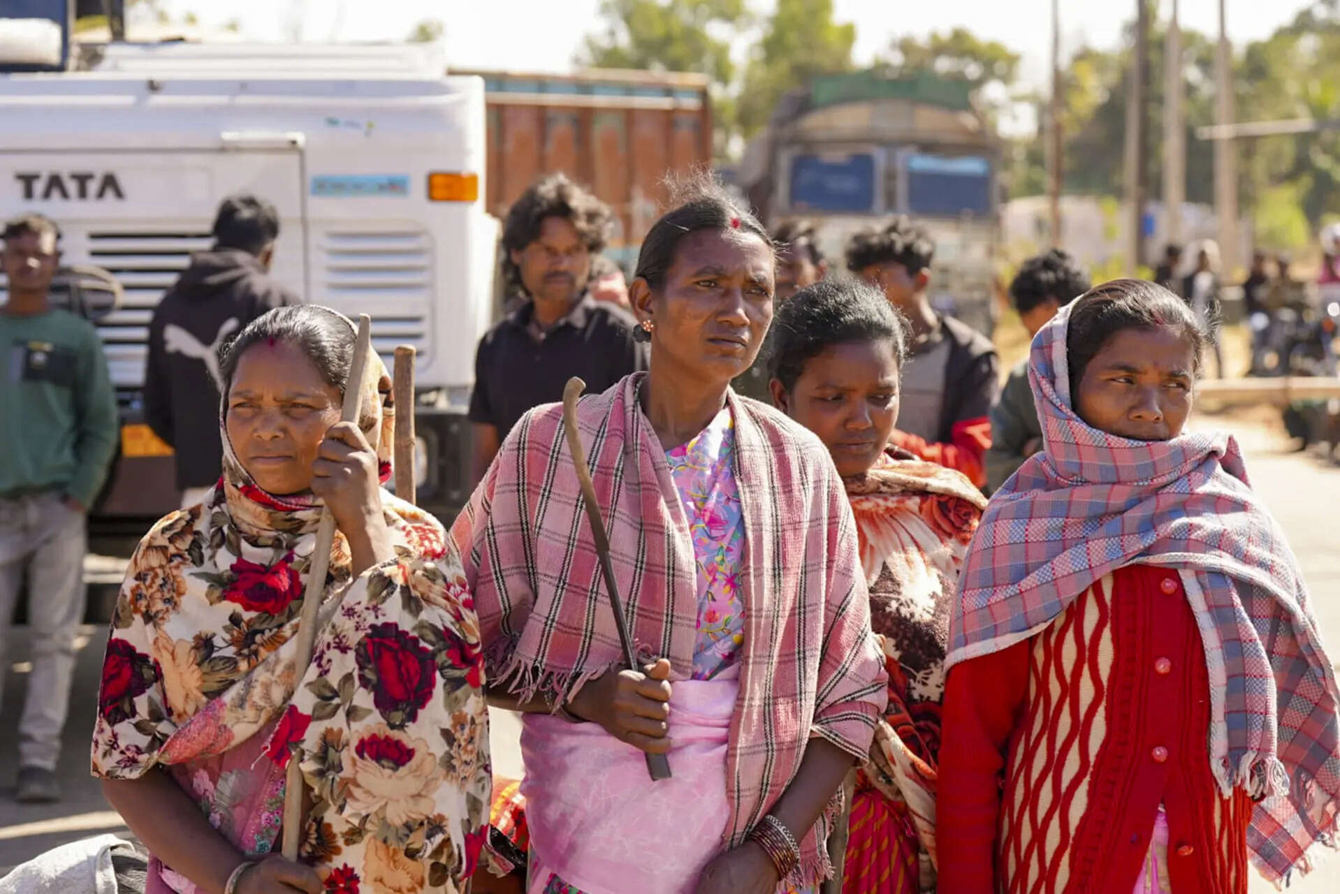 <p>He said the state has five major tribal languages and four regional languages, adding that it was not possible to bind the state's 24 districts through a single language.<br></p>