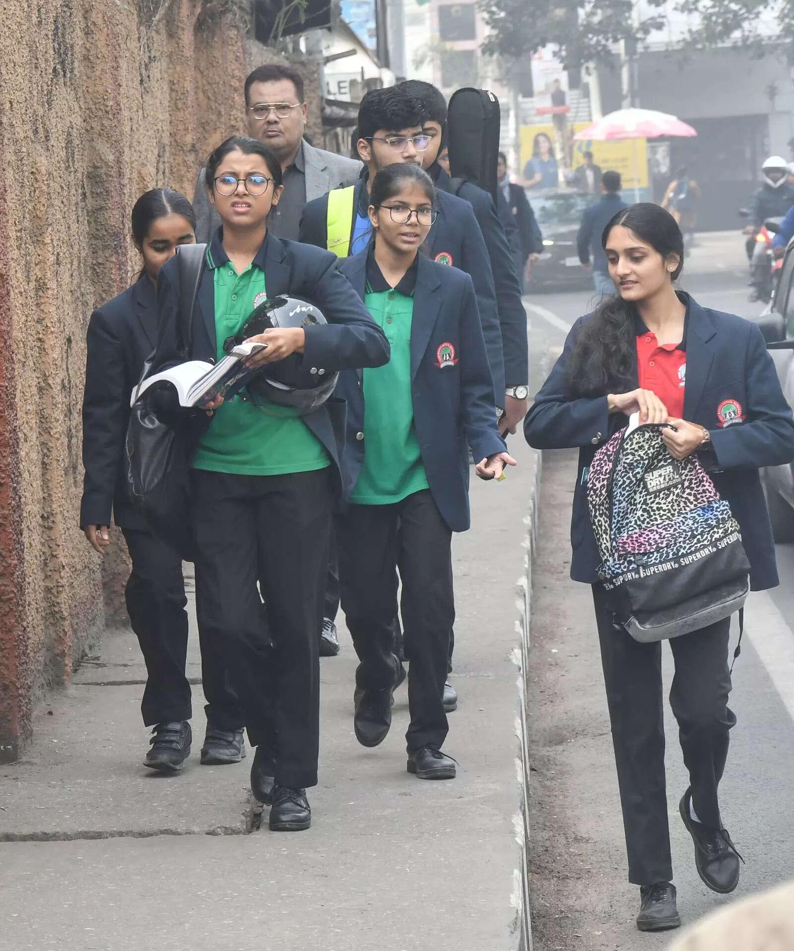 <p>ll principals and headmasters have been instructed to ensure strict compliance with the modified school timings.</p>