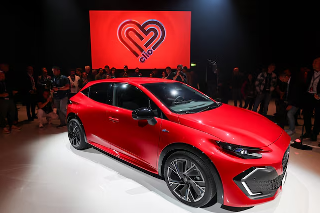 

<p>Growth in the global auto sector ‌picked up ‍in 2025, though manufacturers are still facing challenges including surplus production and ‍a constantly changing tariff environment.</p>
<p>“/><figcaption class=