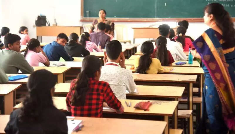 <p>A Bengali department professor said, "The department is not against entrance tests but feels MCQ tests will not test a student's literary comprehension and writing skill. So, we have decided to go ahead with a formula, comprising X and XII marks."</p>