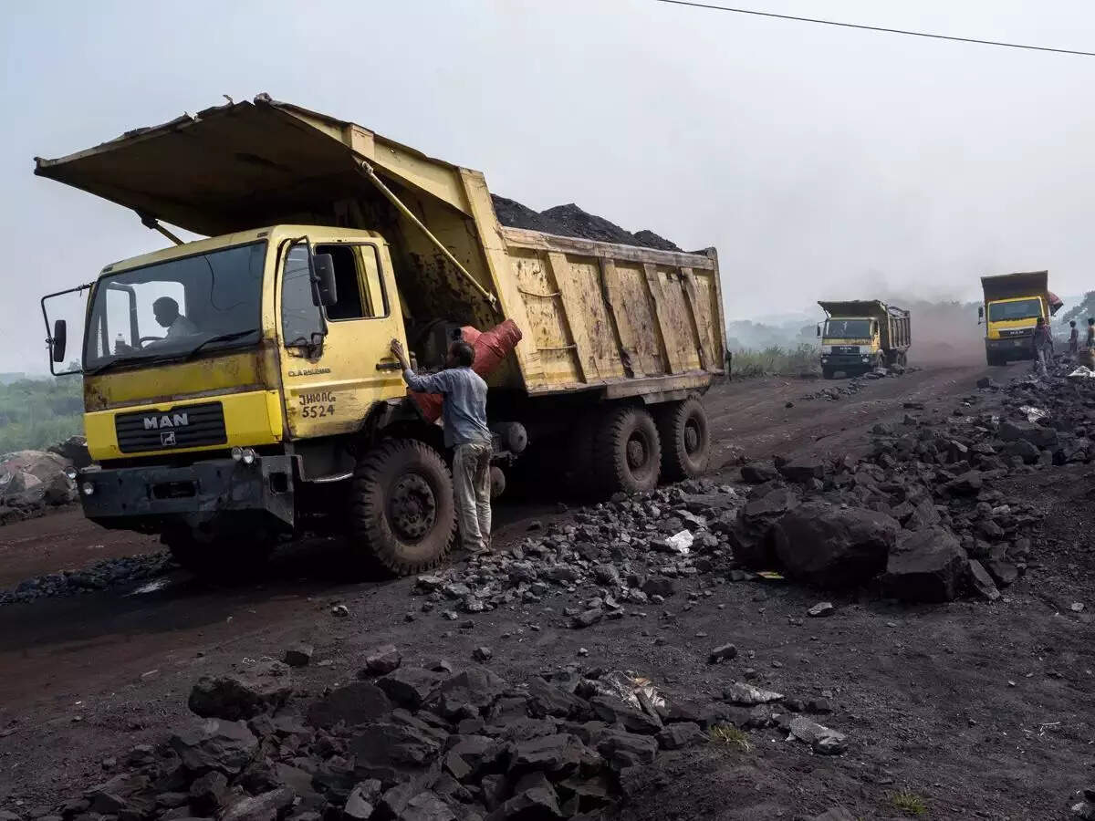 <p>The Union Coal Ministry held an emergency meeting with Singareni Collieries Company Limited regarding allegations surrounding the Naini coal block tender. </p>