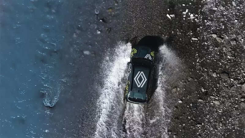 

<p>Renault Duster</p>
<p>“/><figcaption class=