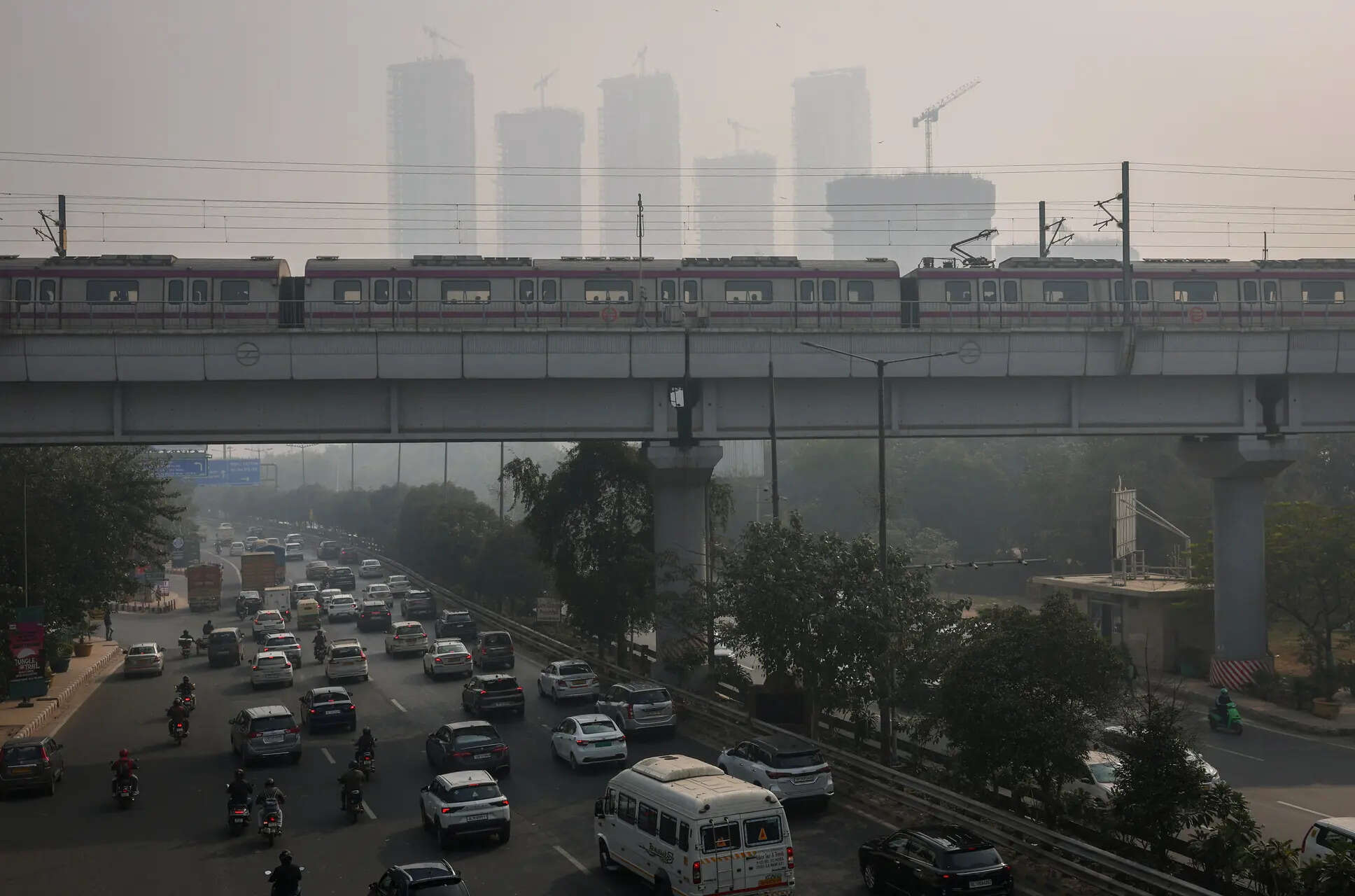 <p>The transport sector contributed between 19-24 per cent of air pollution in winter and 18-21 per cent in summer. </p>