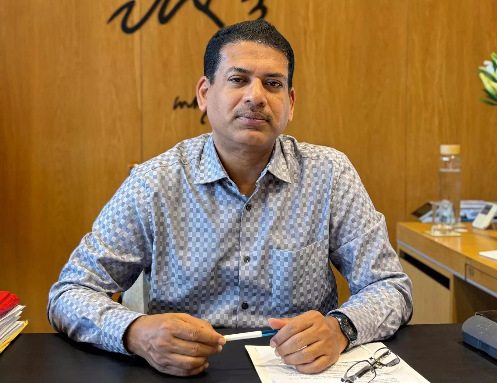 

<p>संतोष कुमार सारंगी, सचिव, नवीन एवं नवीकरणीय ऊर्जा मंत्रालय।</p>
<p>“/><figcaption class=