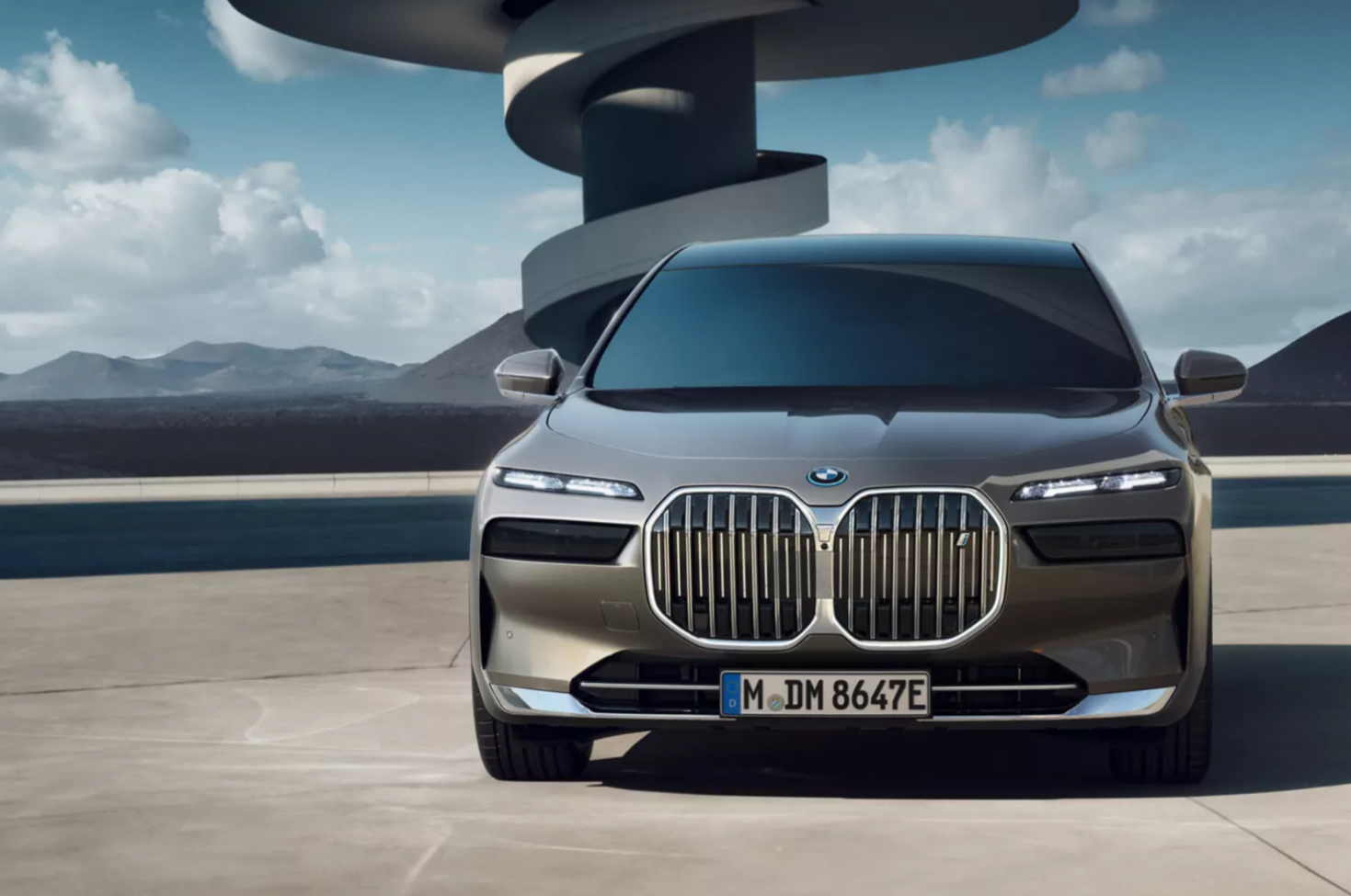 

<p>BMW i7</p>
<p>“/><figcaption class=