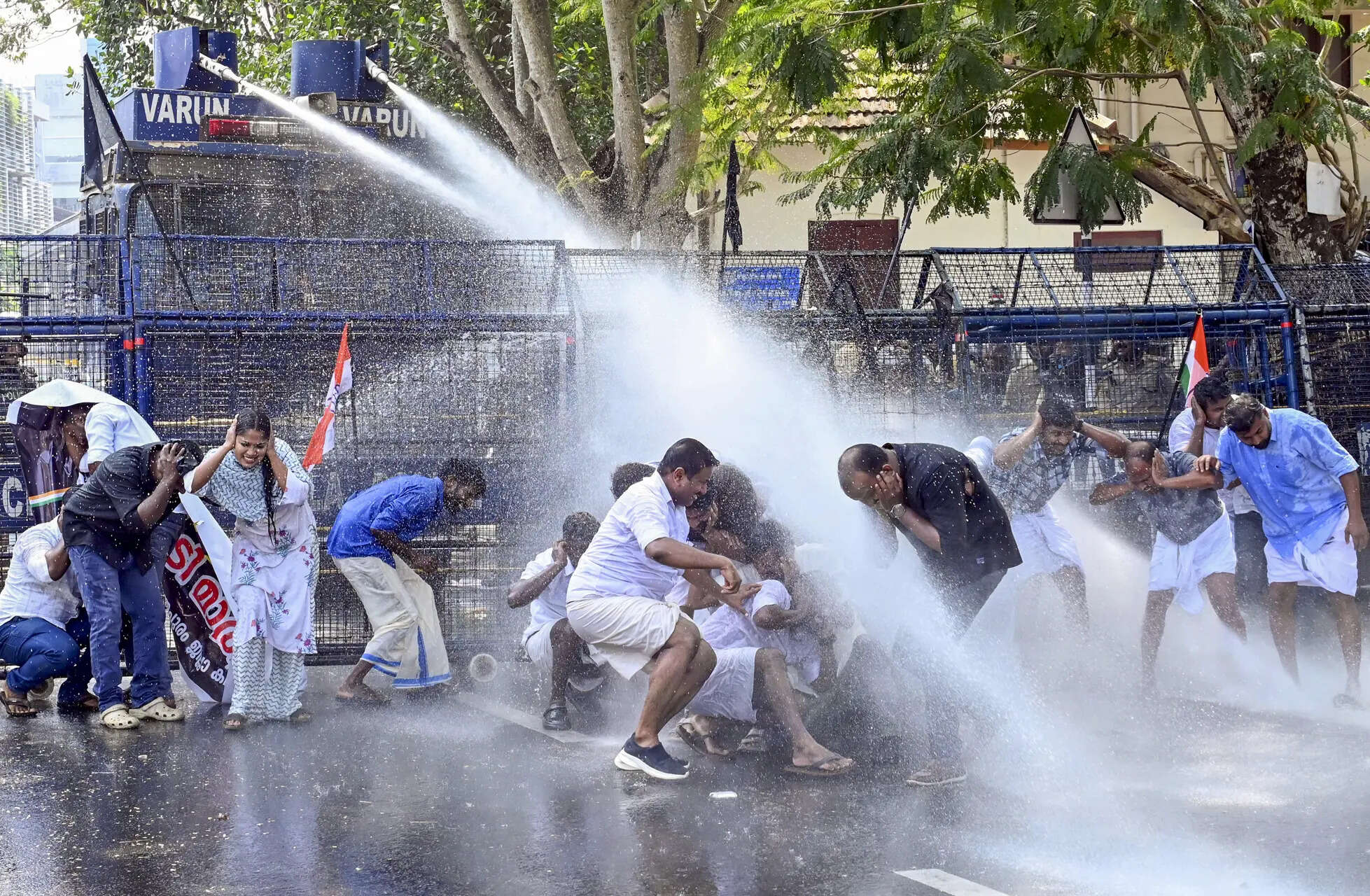 <p>Responding to the protest, Education Minister V Sivankutty said some were trying to project the issue as a political matter during the election season.<br></p>