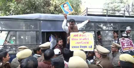 <p>The demonstrators appealed to the Uttar Pradesh government to present its case effectively before the apex court and ensure that deserving candidates are not deprived of employment</p>