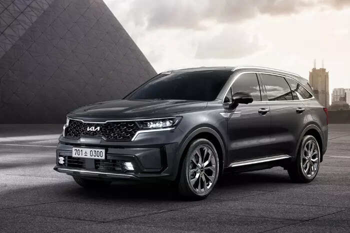 The two automakers sold a combined 125,296 vehicles in the U.S. last month, up 7.7 percent from a year earlier.