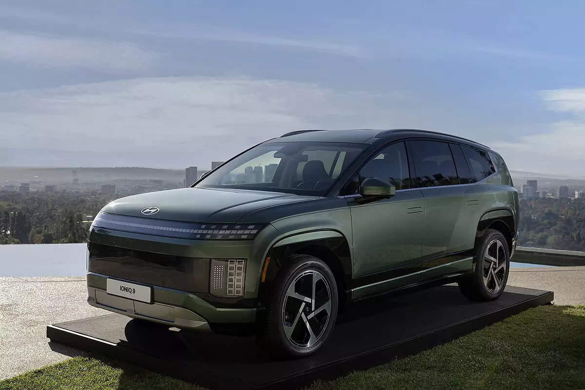 The value of outbound shipments of automobiles came to US$5.5 billion last month.