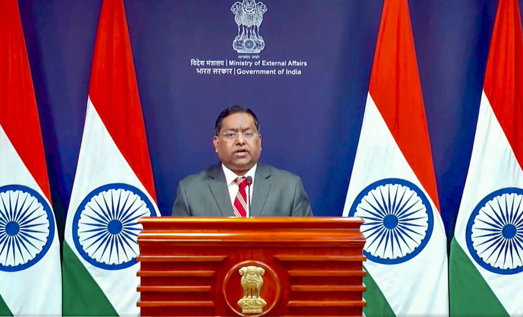 <p>India  is open to commercial merits of crude supply from Venezuela, says Indian foreign ministry spokesperson, Randhir Jaiswal.<br></p>
