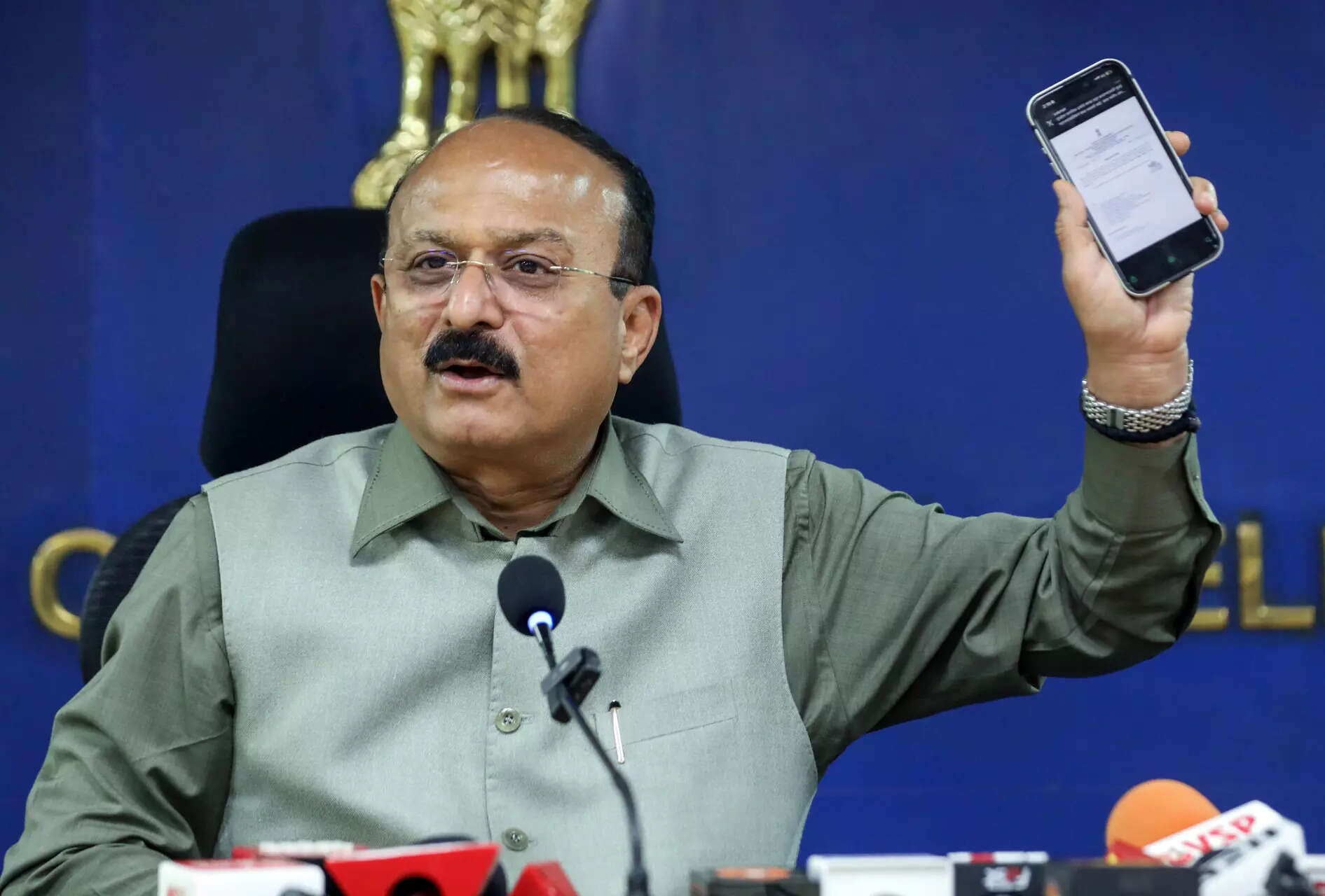 <p>The minister watched the live interaction of Prime Minister Narendra Modi with students and said the initiative aimed to shift focus from marks to mental well-being and confidence</p>