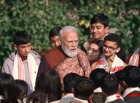 <p>The prime minister urged students not to be afraid of emerging technologies such as Artificial Intelligence, but use them to hone their skills and improve potential.</p>