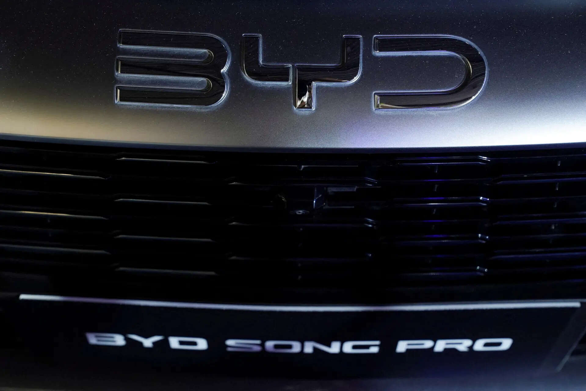 

<p>Chinese automaker BYD has filed a lawsuit against the U.S. government, challenging President Trump’s authority to impose tariffs and seeking a refund for levies paid since last April. </p>
<p>“/><figcaption class=