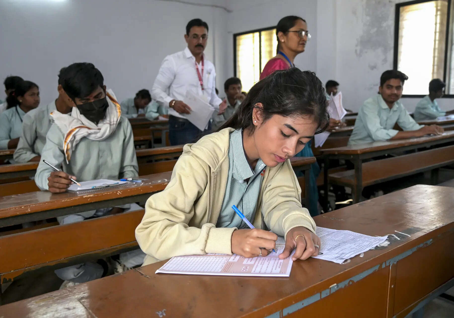 <p>The HSC papers are scheduled in two sessions each day- from 11 am to 2 pm and from 3 pm to 6 pm.</p>