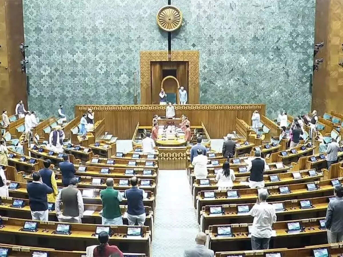 <p>Parliament passes bill to bring legal clarity to labour issues</p>