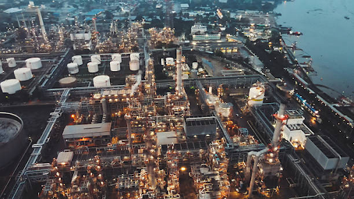 <p>Indian oil companies IOC, BPCL, and HPCL saw their profits more than double in the December 2025 quarter. Strong refining margins and reduced losses on LPG sales boosted earnings significantly</p>