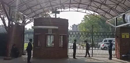 <p>Bomb disposal squads and dog squad units were deployed, and a thorough check of the school premises was initiated. As a precautionary measure, students were moved to safe areas while authorities carried out searches.<br></p>