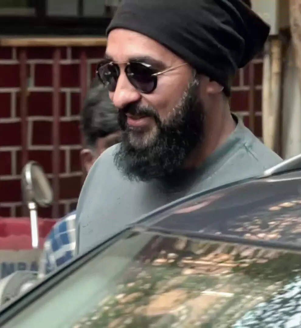 <p>Raj Kundra appears before court in Bitcoin money laundering case; granted bail</p>