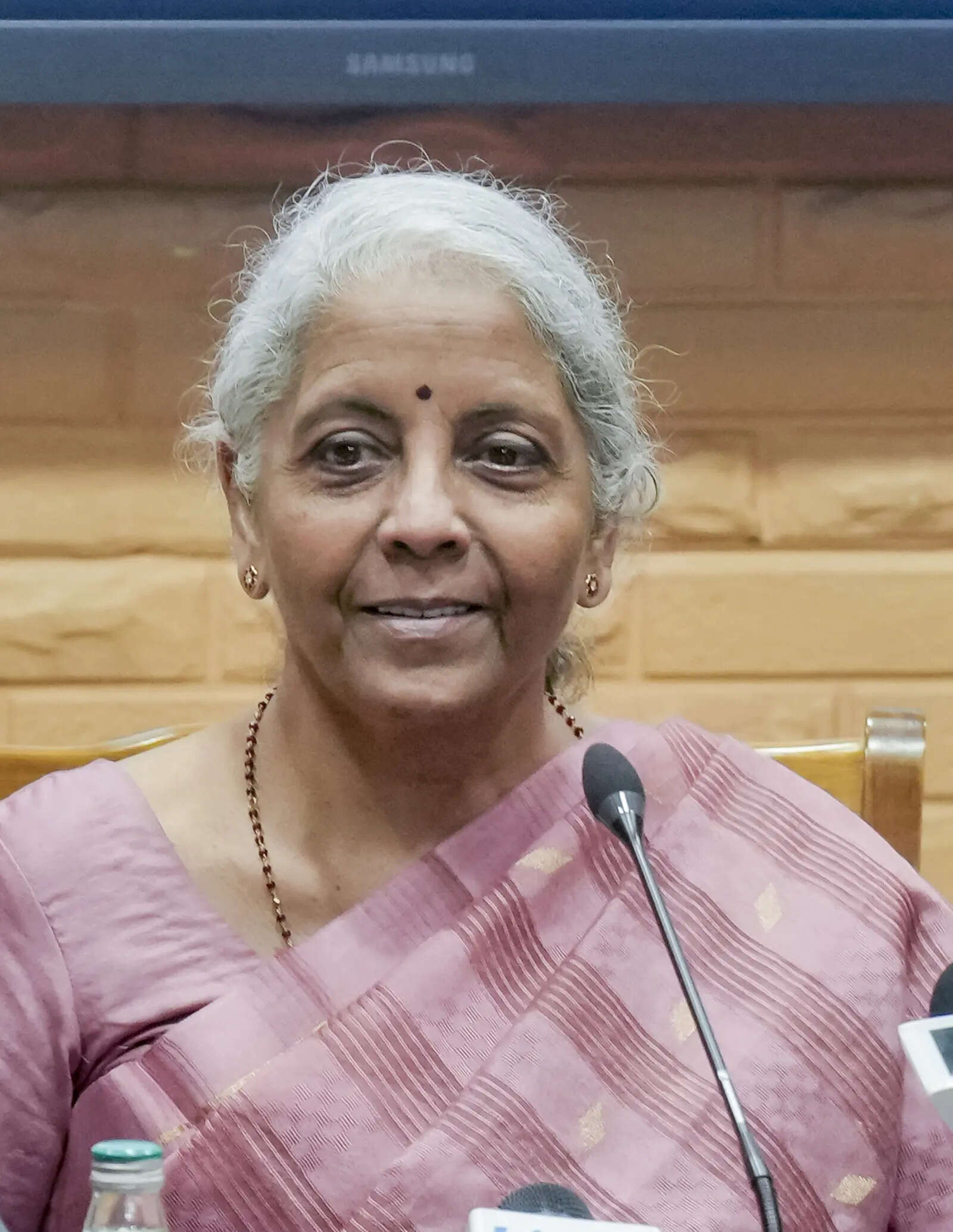 New Delhi: Finance Minister Nirmala Sitharaman addresses a press conference after the Central Board meeting of the Reserve Bank of India, at the RBI headquarters, in New Delhi. (PTI Photo/Shahbaz Khan)(PTI02_23_2026_000053A)