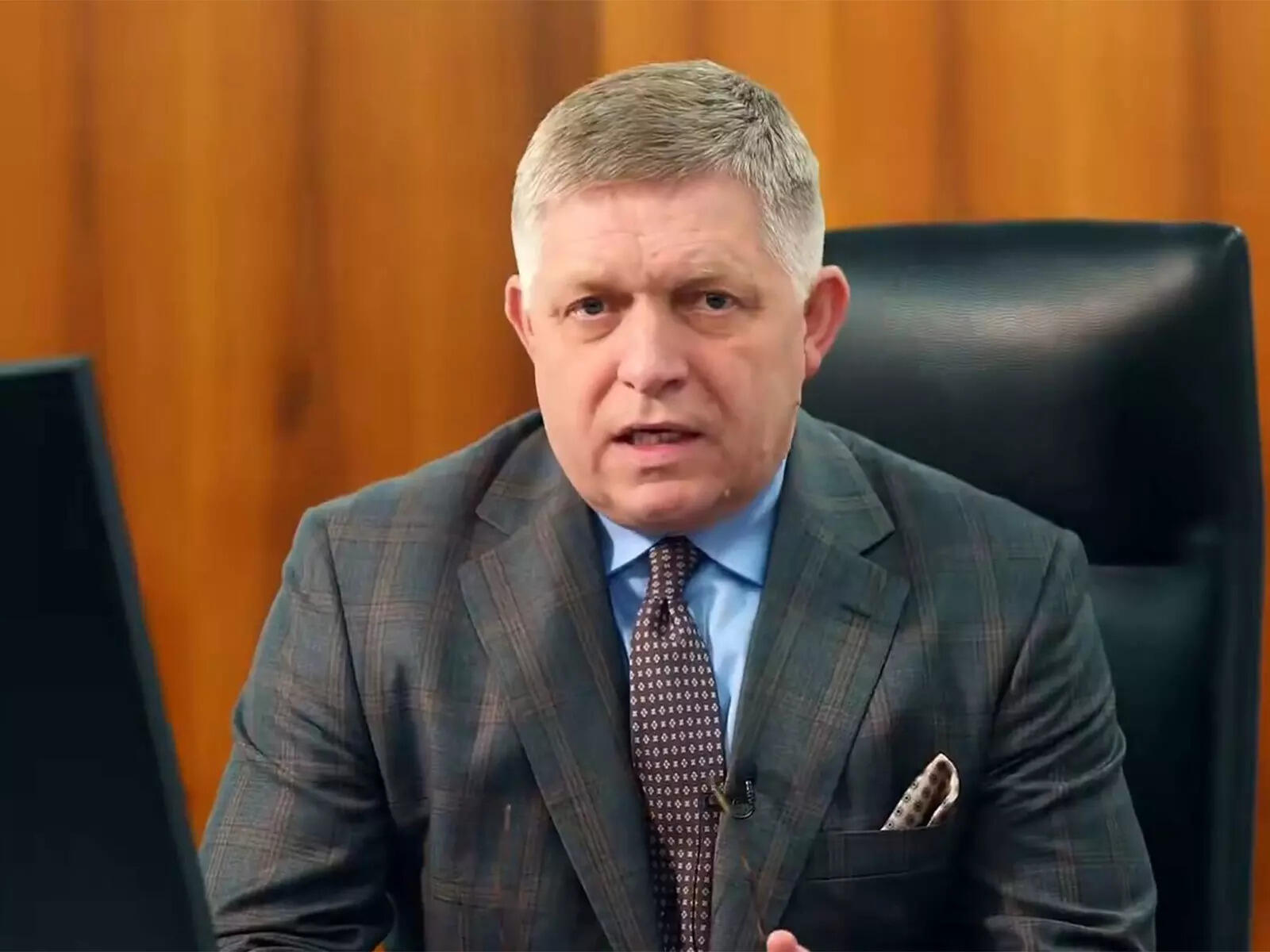 <p>Slovakia halts emergency electricity supplies to Ukraine over Russian oil dispute</p>