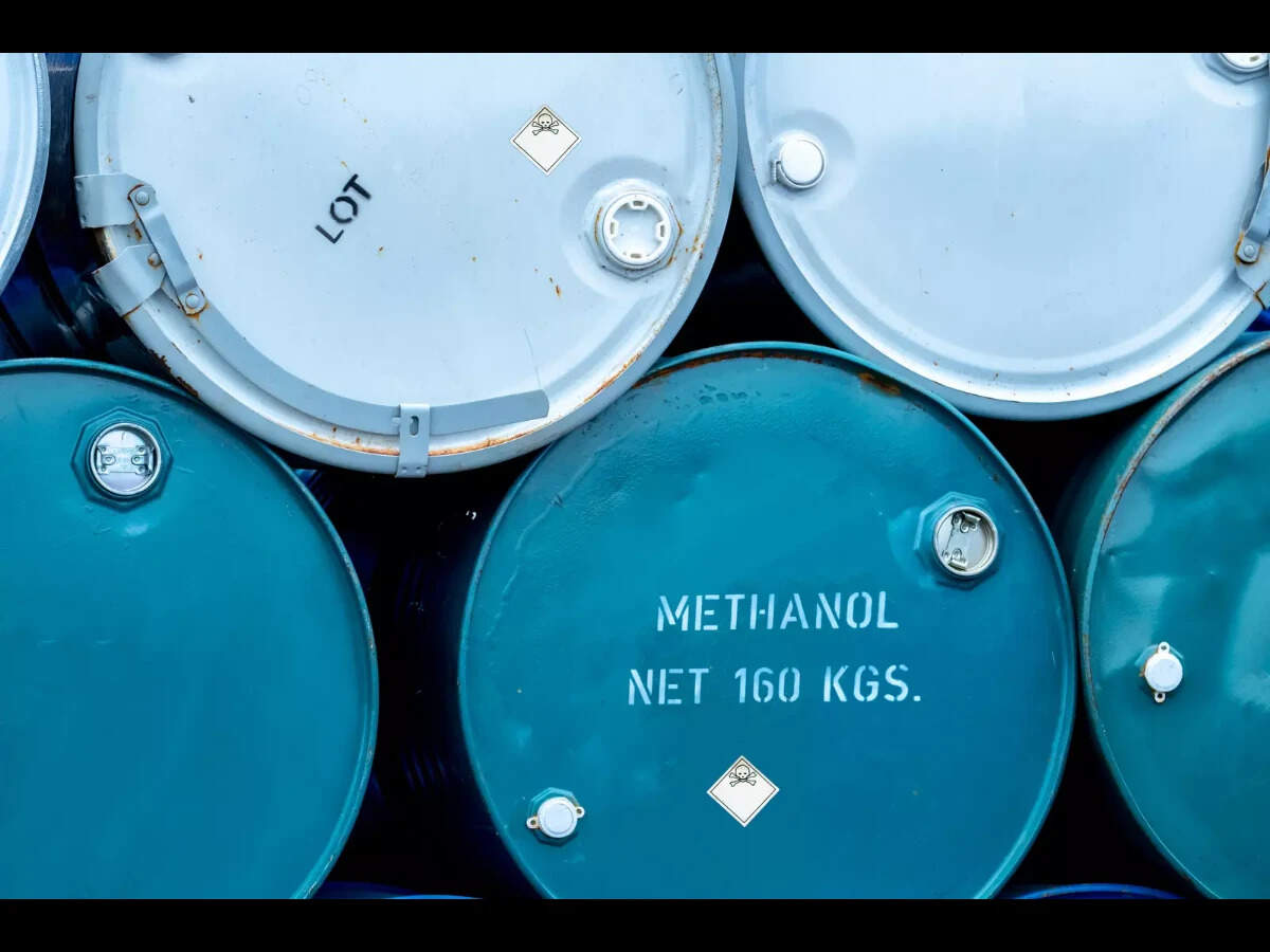 

<p>भारत हरित मेथनॉल का उत्पादन बढ़ाने की तैयारी कर रहा है, नवीकरणीय ऊर्जा मंत्रालय प्रति वर्ष 500,000 टन के लिए निविदा तैयार कर रहा है।</p>
<p>“/><figcaption class=