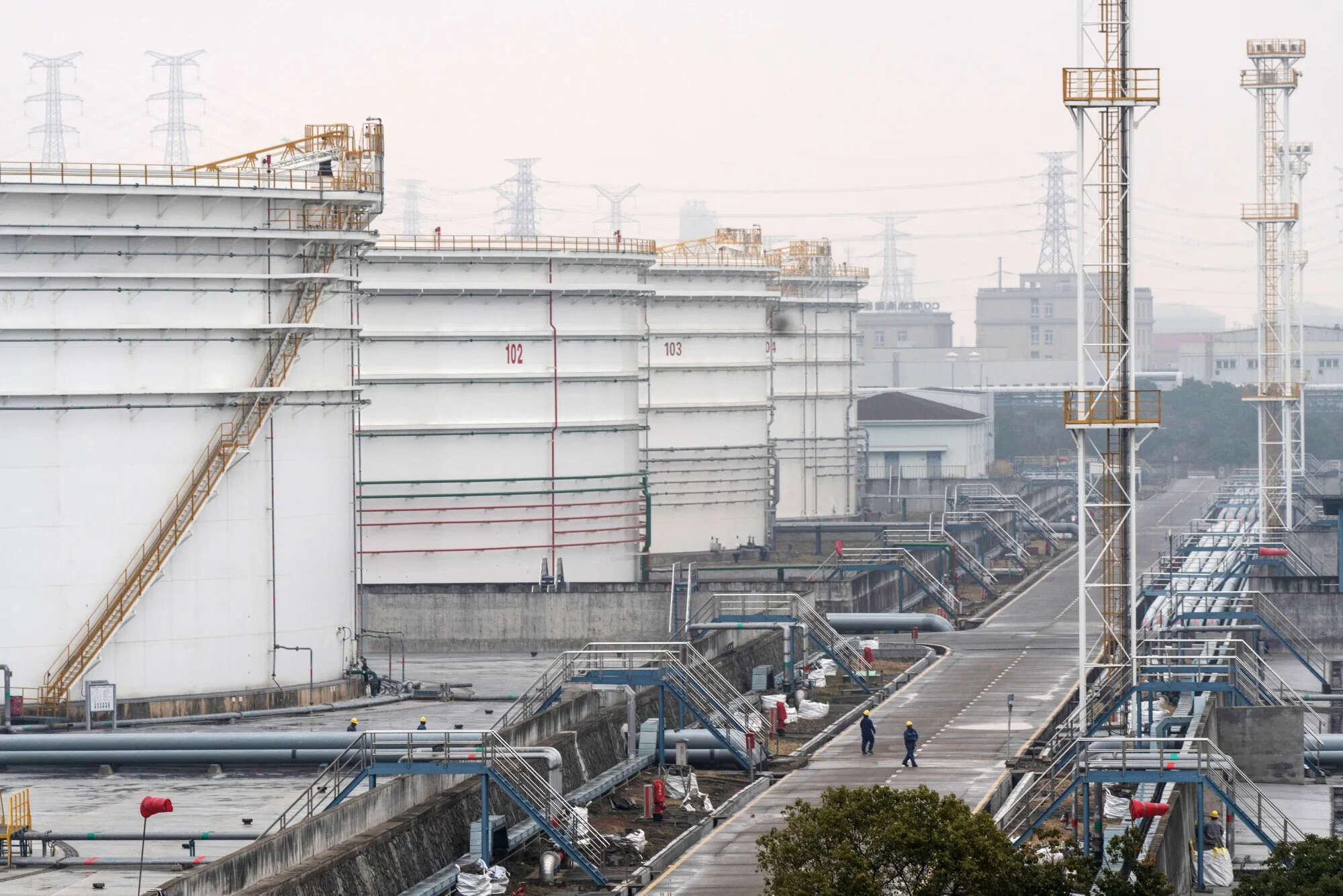 <p>With Indian imports from Russia potentially falling by 40 per cent, much of the diverted supply is heading to China, intensifying price competition.</p>