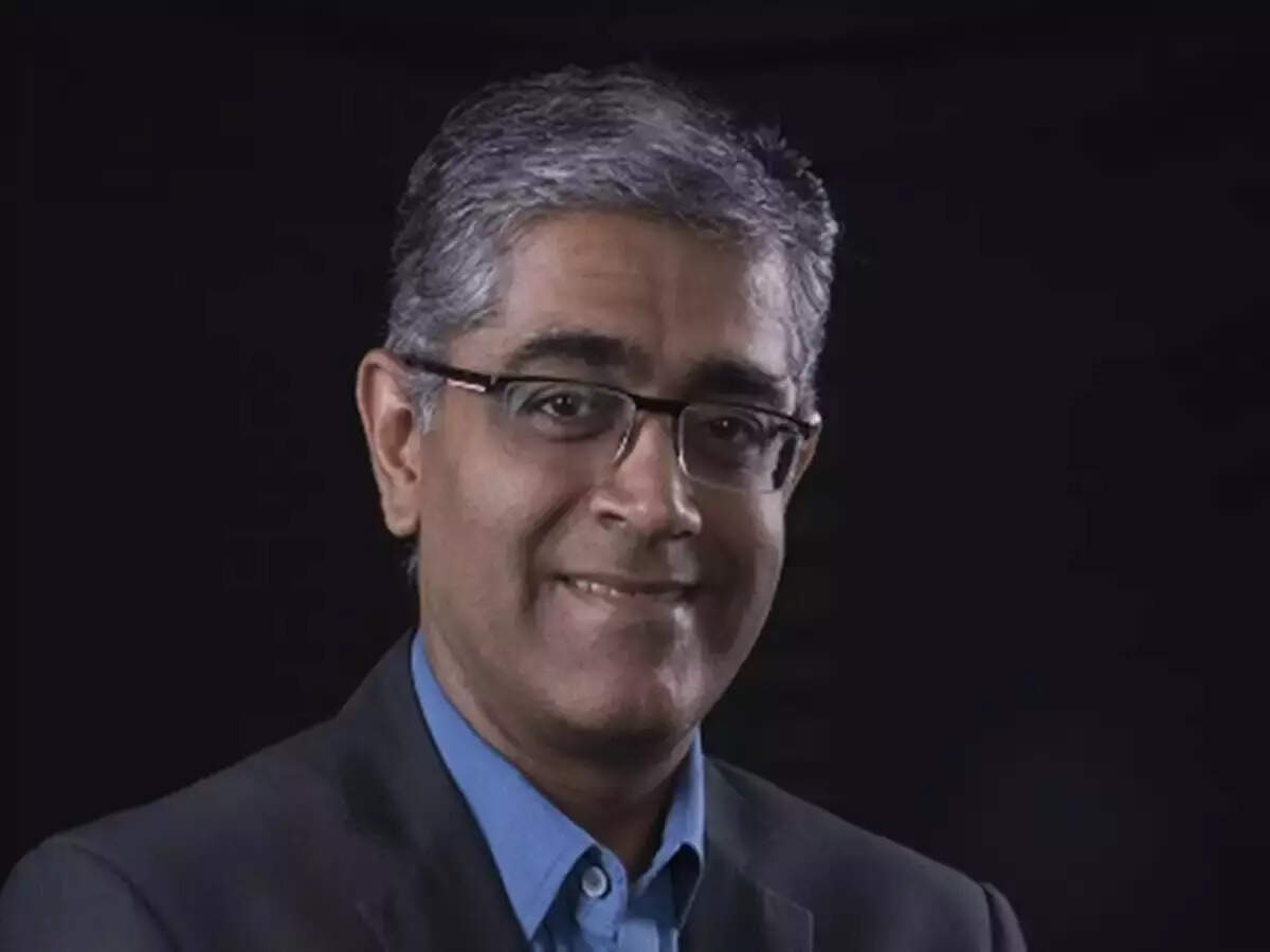 He noted that while gold buying volumes in terms of customers remain flat, grammage has seen a decline, mirroring industry trends.