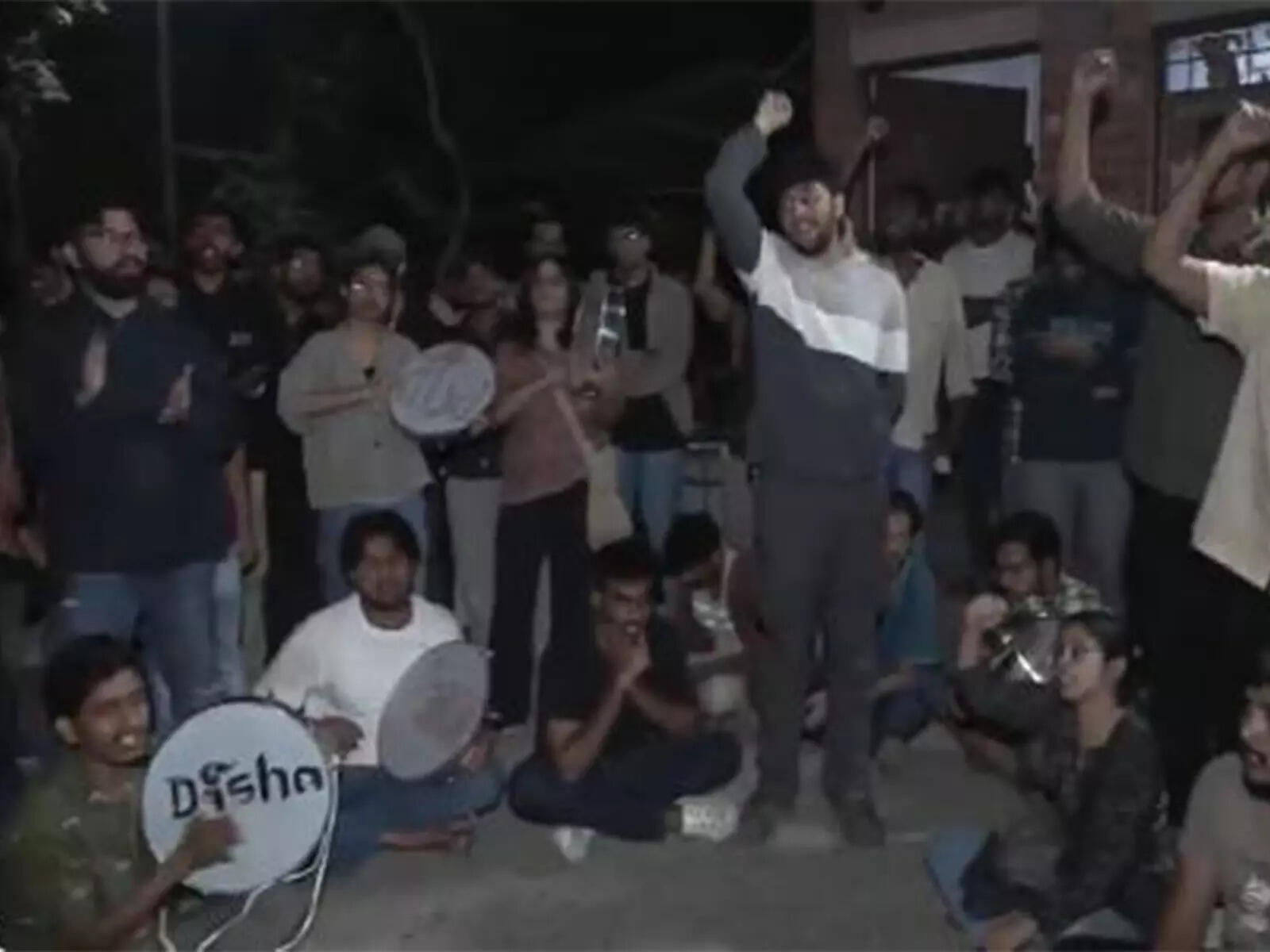 <p>JNU Students' Union (JNUSU) president Aditi Mishra, former president Nitish Kumar were among the 51 protesters detained after the students clashed with the police at the college gate when they tried to take the rally out of the campus.<br></p>