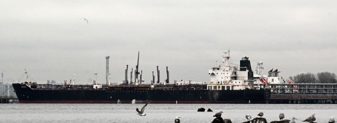 <p>The crude is being carried on 25 vessels, with grades such as Sokol on ships near China.</p>