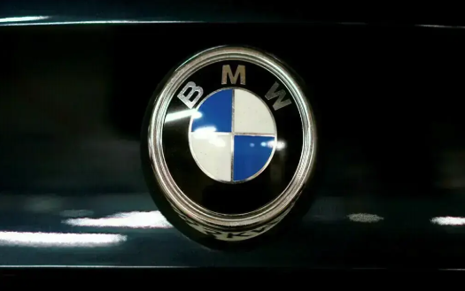 

<p>BMW sees duties hitting its automotive margin by 1.25 percentage points for 2026, down from 1.5 in 2025.</p>
<p>“/><figcaption class=