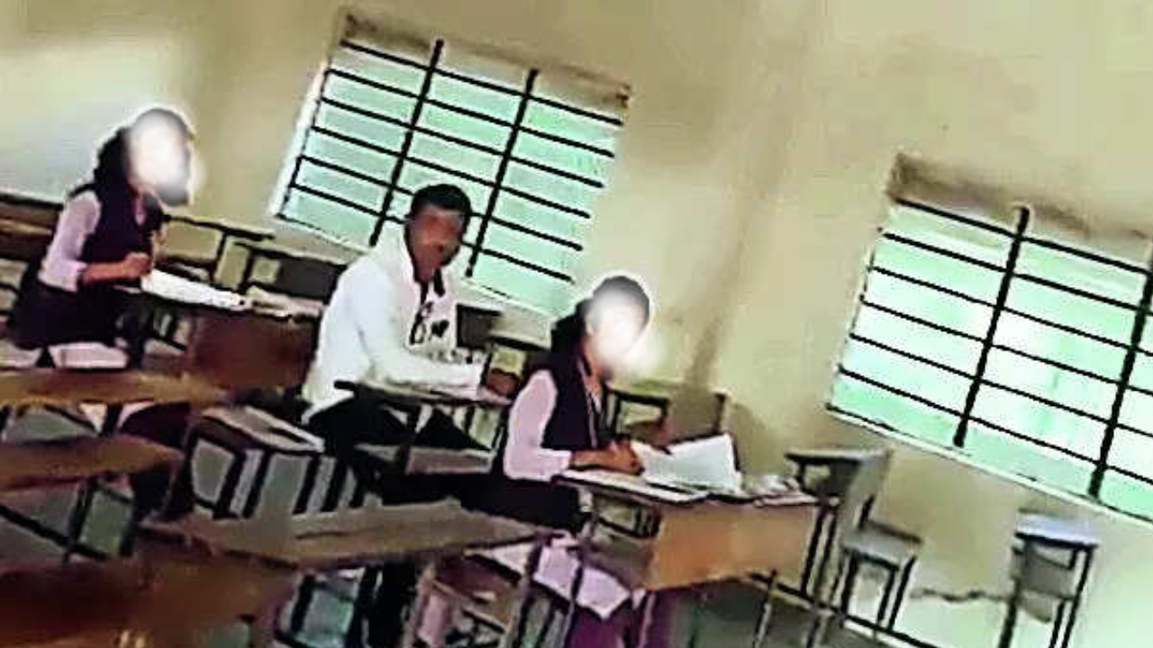 <p>Teachers from private schools were also brought in to assist govt school teachers in the evaluation work</p>