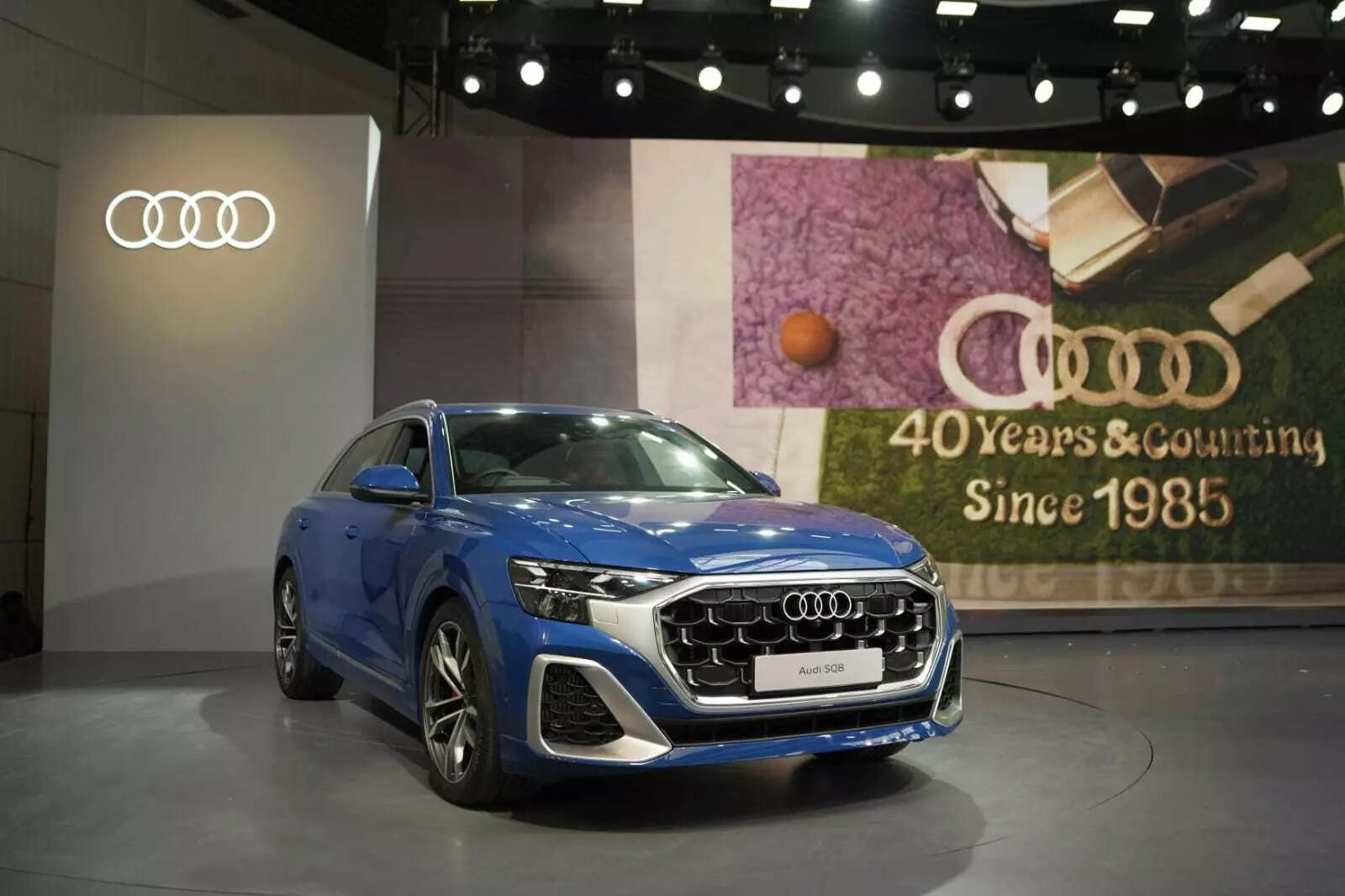 

<p>The Audi SQ8 is powered by a 4.0-litre V8 TFSI engine delivering 373 kW of power and 770 Nm of torque.</p>
<p>“/><figcaption class=
