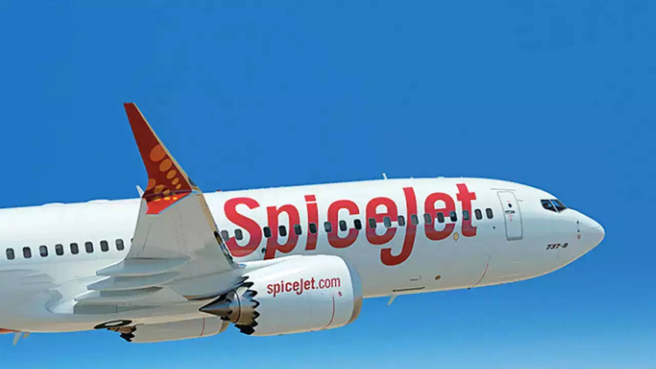 <p>SpiceJet faces cash crunch, offers immovable property as security in Delhi HC arbitration case<br></p>