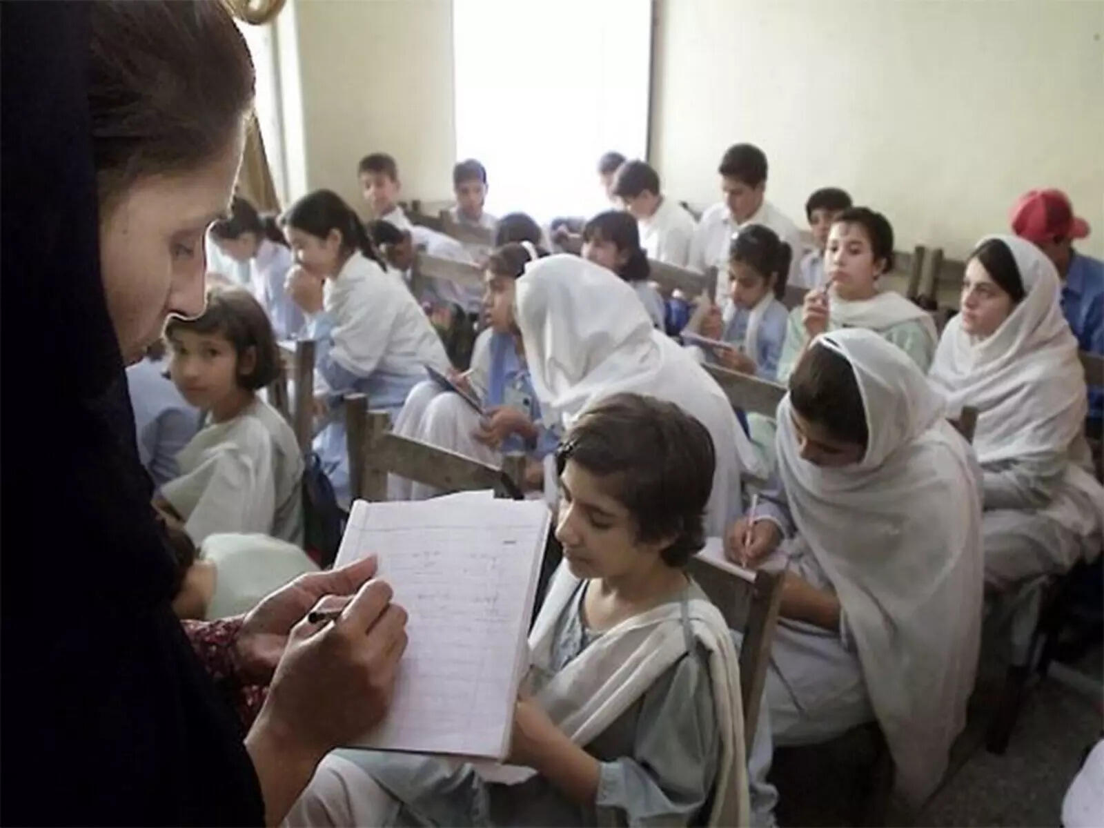 <p>According to The Express Tribune, while nearly two-thirds of Pakistanis aged 10 and above have attended school at some point, access to education remains uneven</p>
