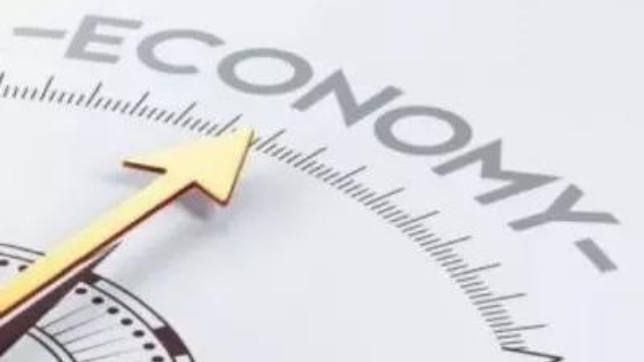 <p>Indian economy likely to record over 7 per cent growth</p>