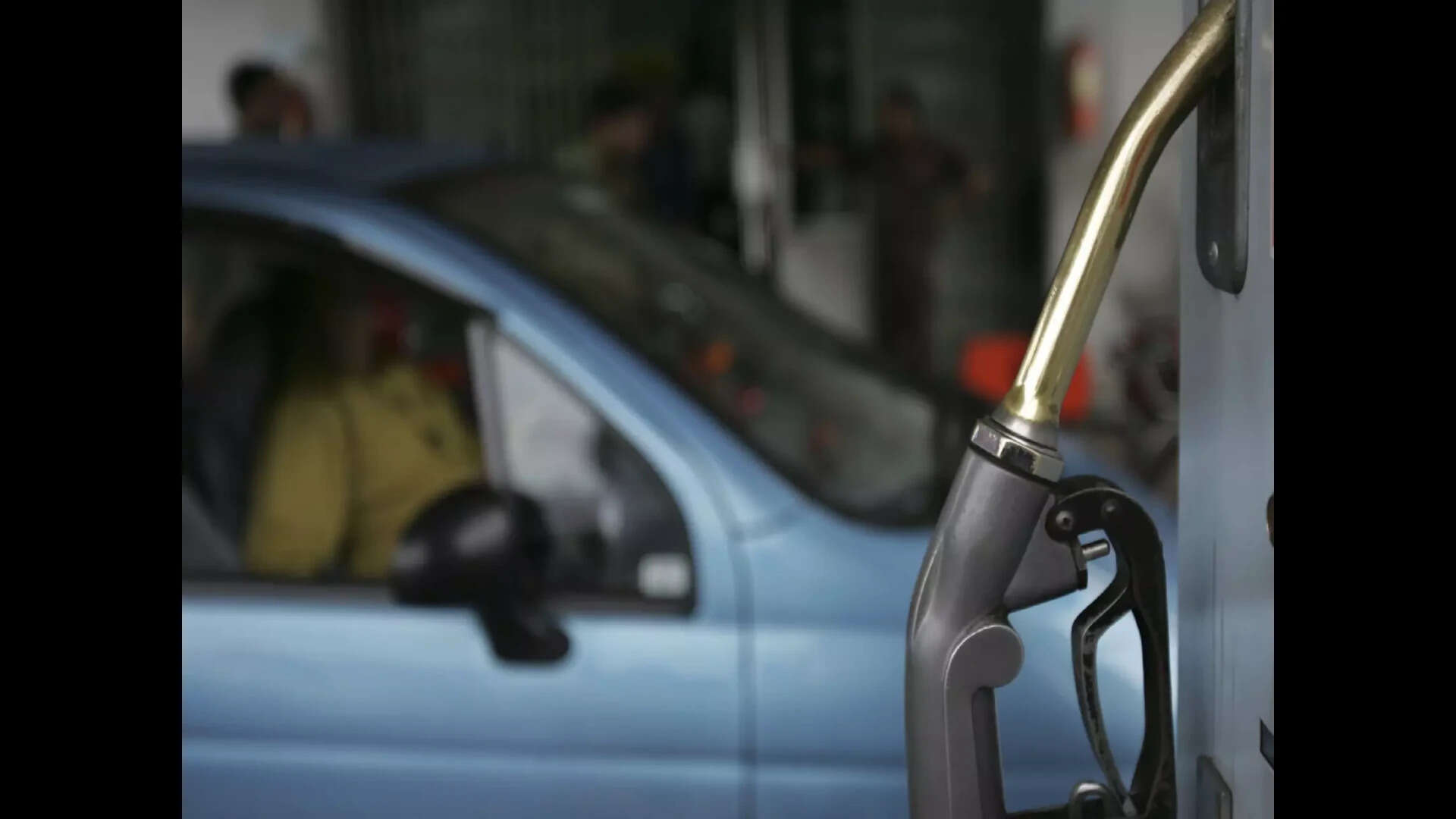 <p>State-run oil companies have increased diesel prices for bulk buyers by approximately Rs 22 per litre. This move aims to offset rising crude oil costs</p>