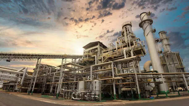 <p>India's ethanol industry is ready to supply petrol with more than 20 percent ethanol. This move aims to cut the nation's reliance on imported crude oil.</p>