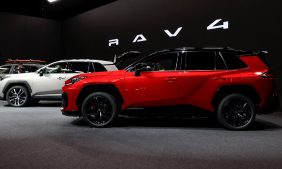 

<p>Global sales declined 3.3 per cent ‌to 737,134 vehicles.</p>
<p>“/><figcaption class=