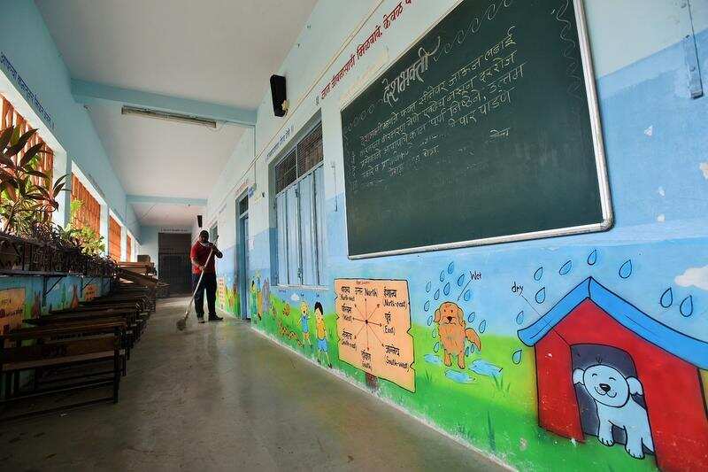 <p>In the video, he can be seen donning AIADMK shall and dancing along with AIADMK supporters. Meanwhile, a complaint has also been filed with the returning officer by the DMK alleging that he has been coming to Viralimalai regularly for 'political work'.</p>