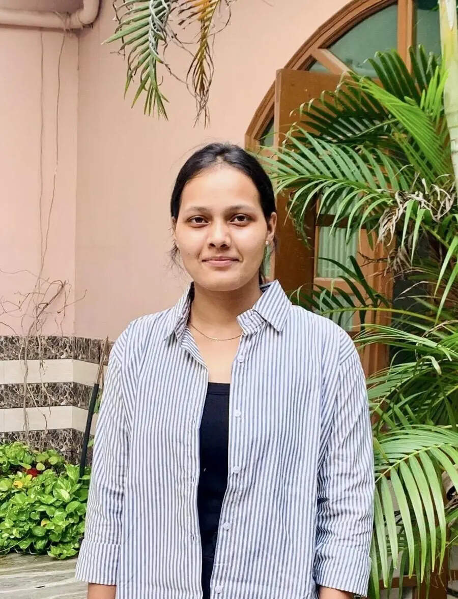 Riya, a farmer's daughter from Kasna village, Gr Noida, is pursuing a BA in Economics at Gautam Buddha University (GBU)
