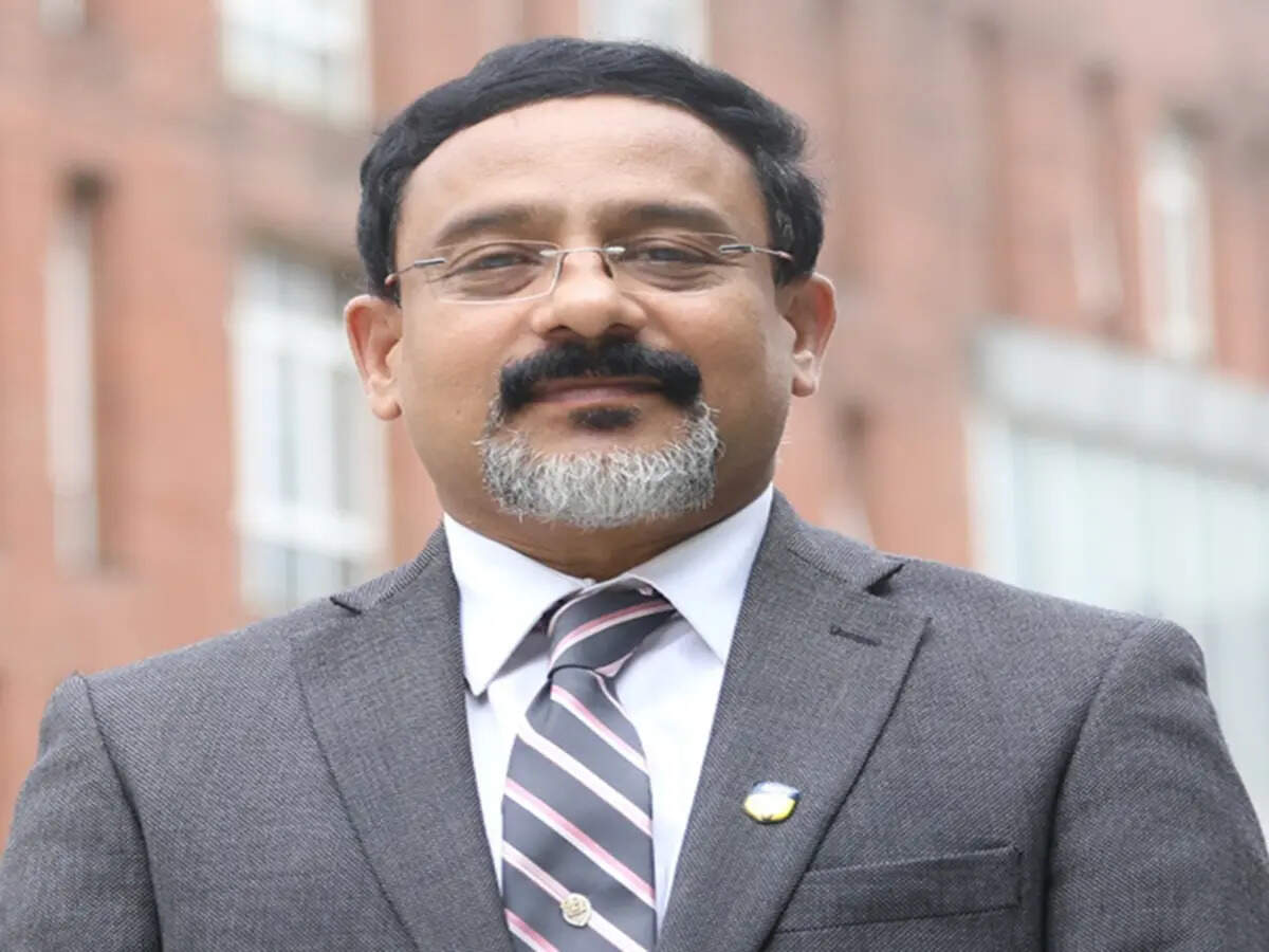 Prof Dr. A W Santhosh Kumar, Vice-Chancellor, Amity University Maharashtra (AUM)