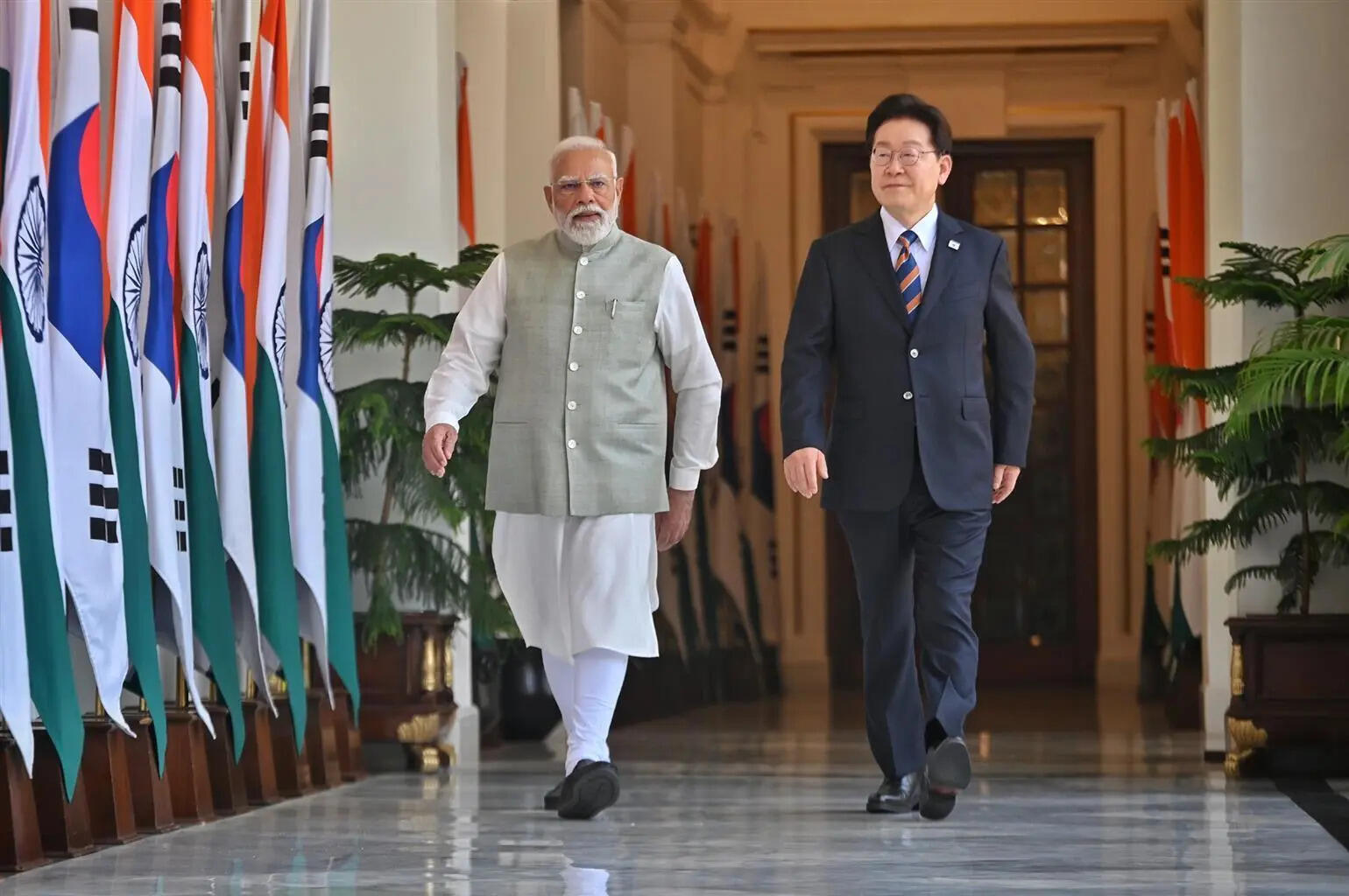 <p>Prime Minister Narendra Modi with President Lee Jae-myung during bilateral talks in New Delhi</p>