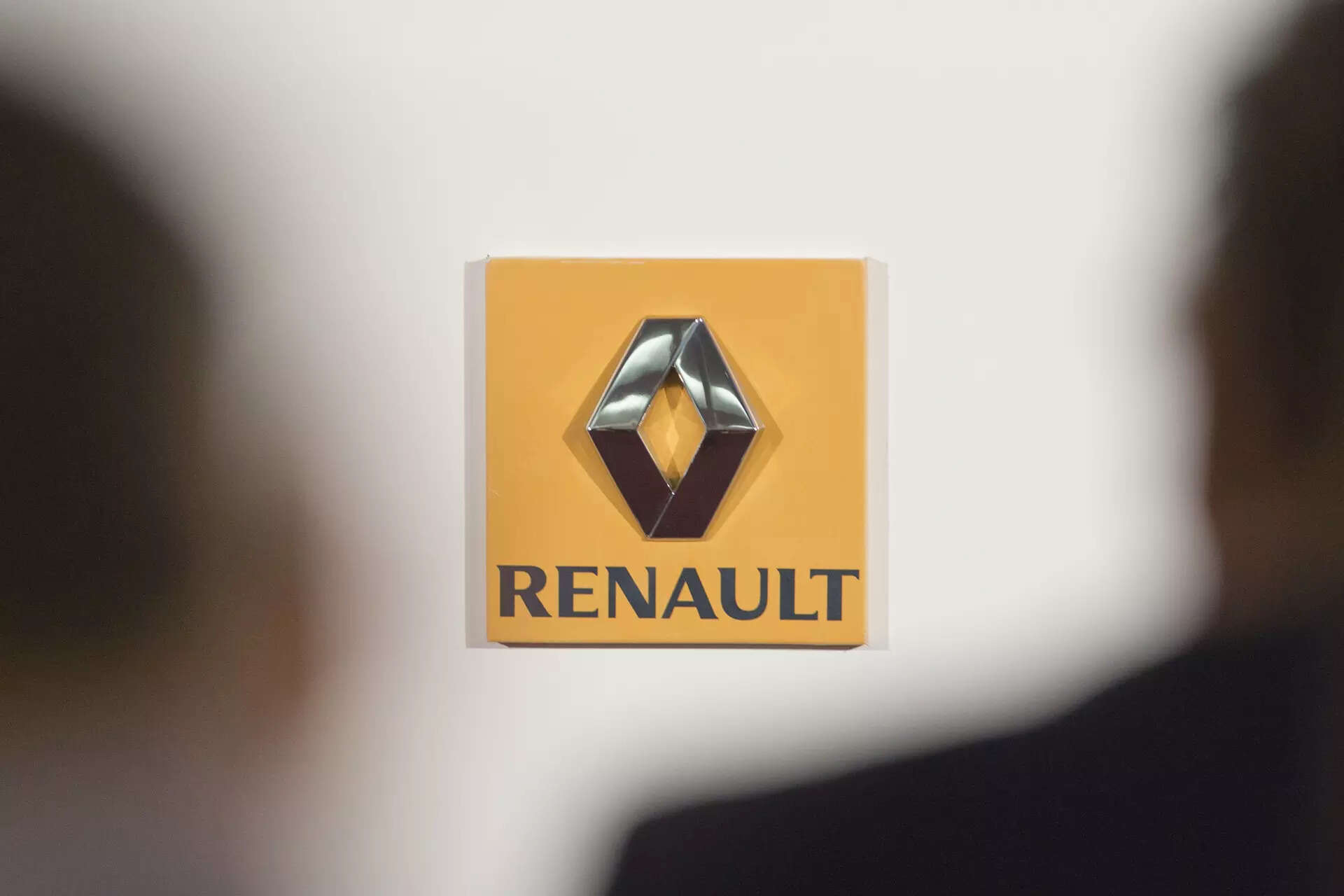 

<p>French automaker Renault said Thursday that fast increasing sales of electric cars boosted its first quarter revenue which rose 7.3 percent to hit 12.5 billion euros ($14.6 billion).</p>
<p>“/><figcaption class=