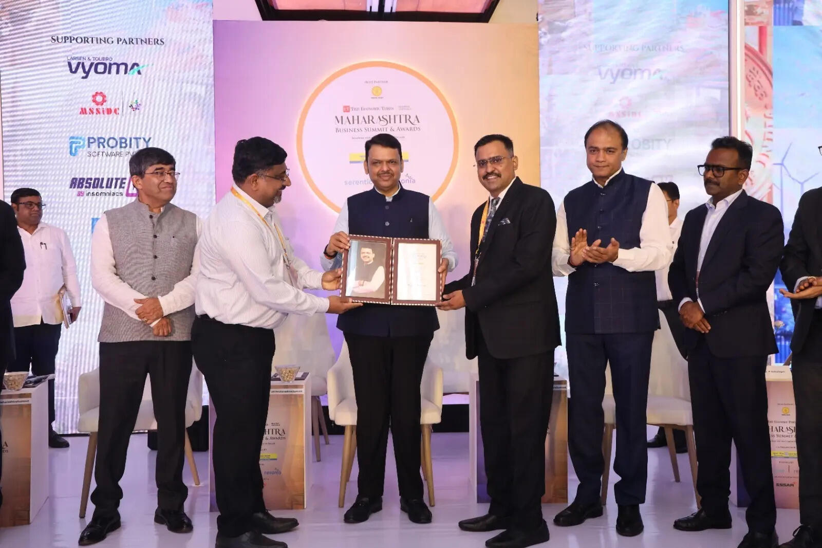 <p>“Roads are not just roads, but economic corridors,” said <u>Devendra Fadnavis</u> as he outlined a ₹30 lakh crore investment roadmap centred on logistics, ports and clean-energy growth.</p>