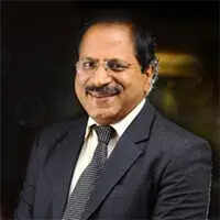 <p>SEBI warns Manappuram Finance CMD over delayed shares pledge disclosure</p>